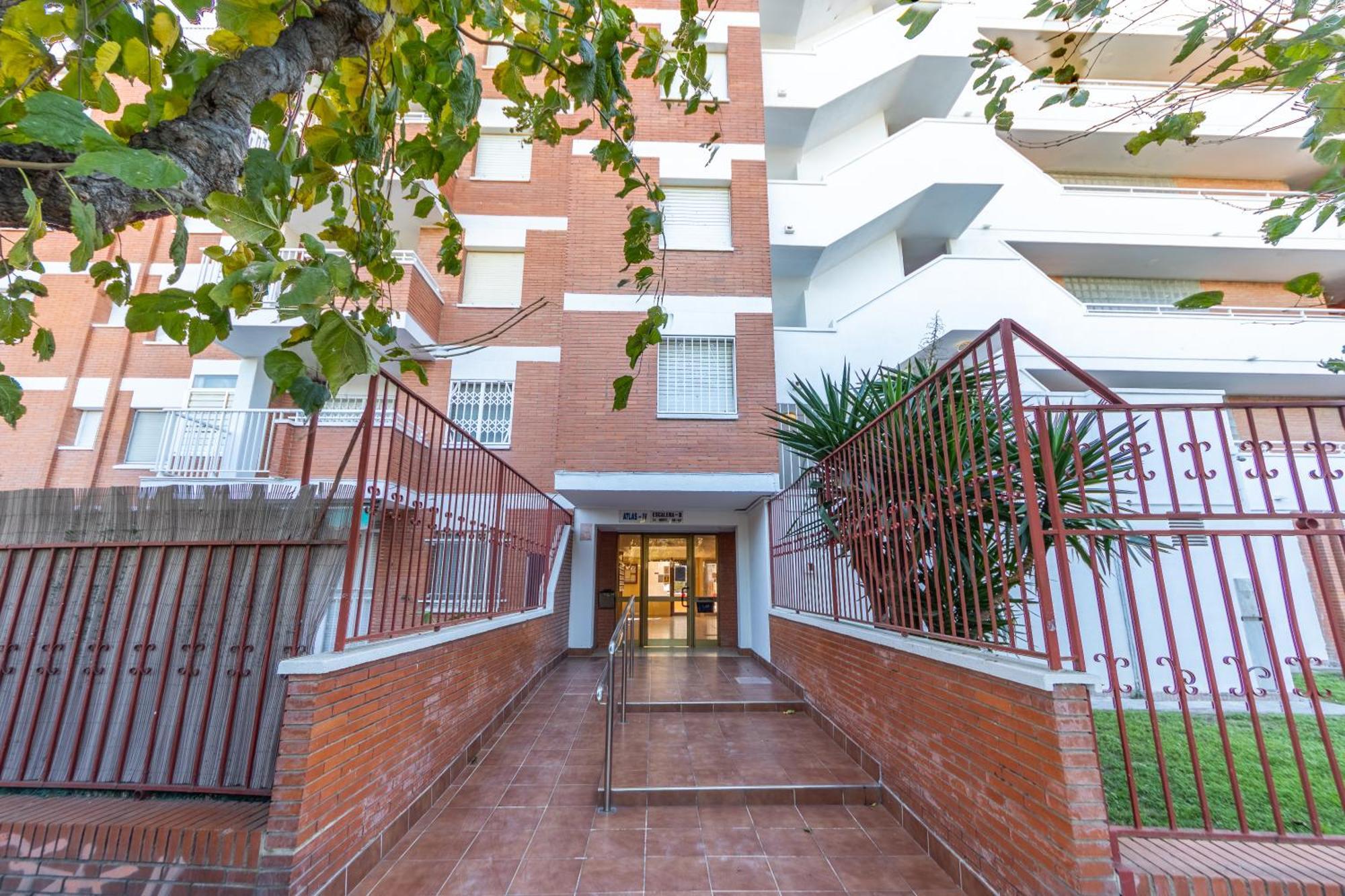 Apartamentos Atlas IV Салоу Экстерьер фото