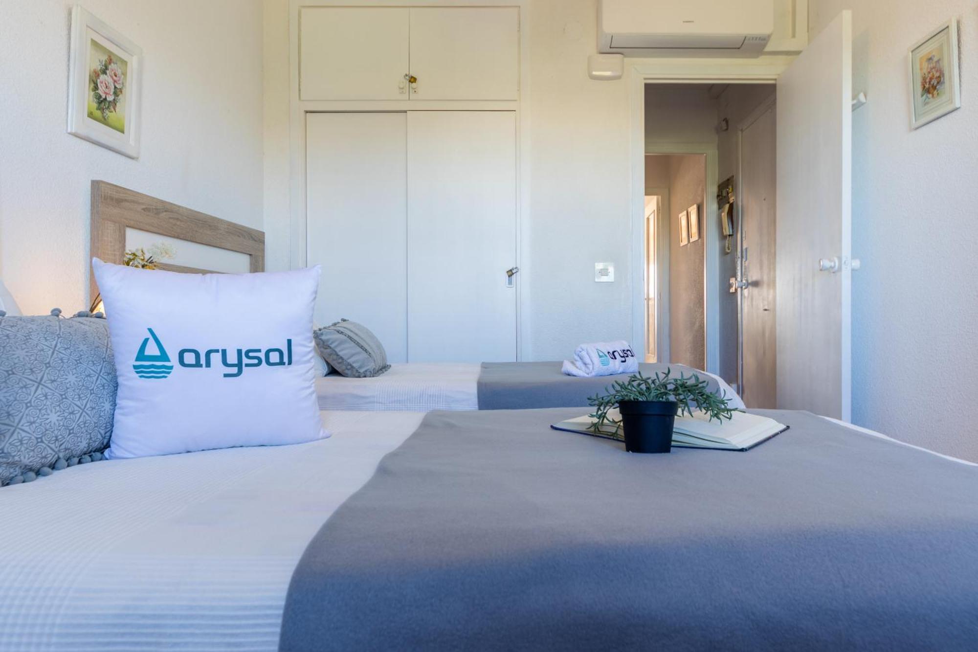 Apartamentos Atlas IV Салоу Экстерьер фото